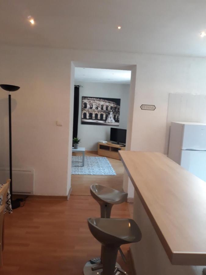 5 minutes des Arènes, parking, 6 couchages + 1 lit bébé Nimes Exterior foto