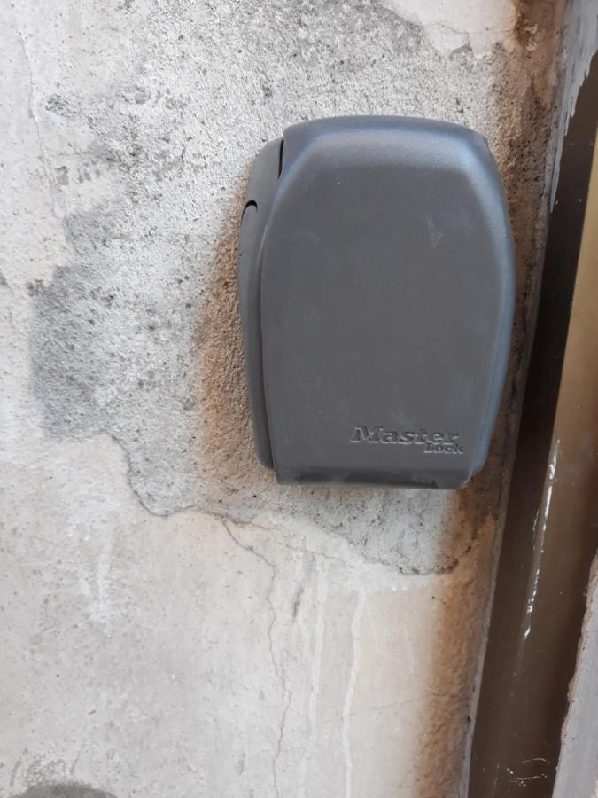 5 minutes des Arènes, parking, 6 couchages + 1 lit bébé Nimes Exterior foto